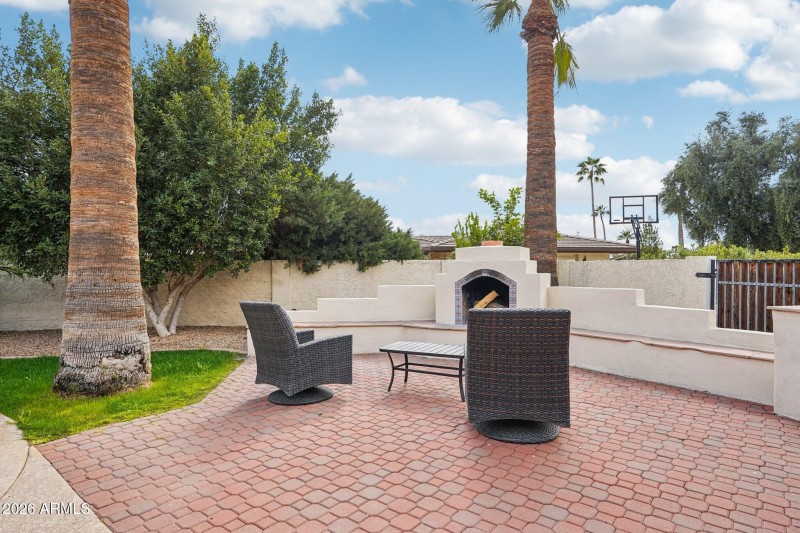 1-web-or-mls-E Estero Ln-S1402-004