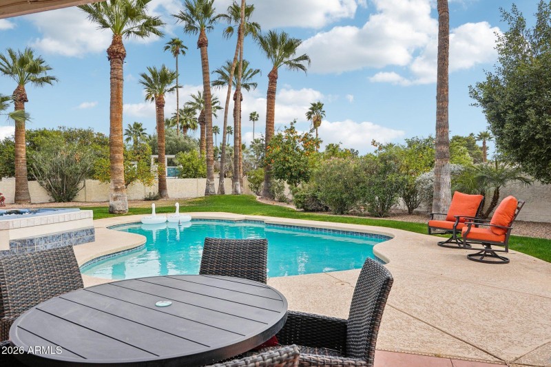 1-web-or-mls-E Estero Ln-S1402-007