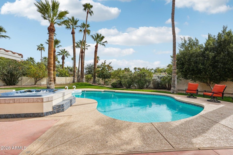 1-web-or-mls-E Estero Ln-S1402-010