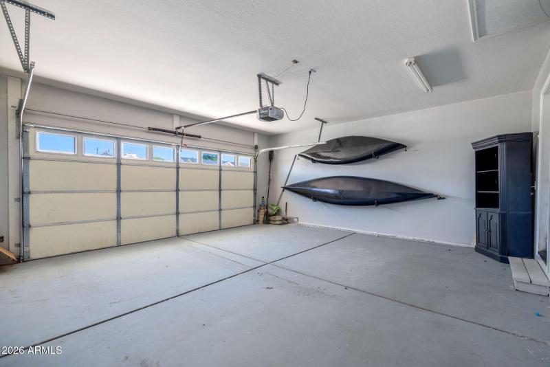 large-01902beb-df38-737a-891b-5d7a261c7b