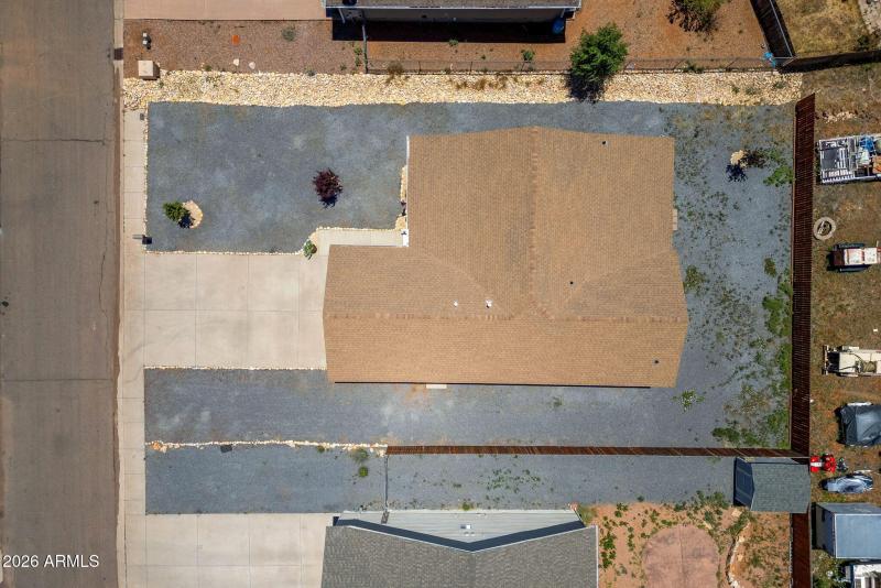 large-01902beb-dff3-7354-a30c-f3629fe8d3