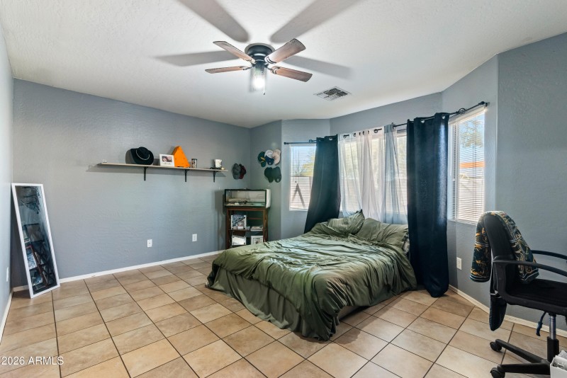 15_4984 e silverbell rd-15