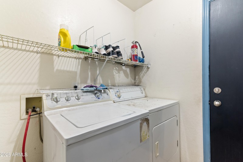 26_4984 e silverbell rd-26