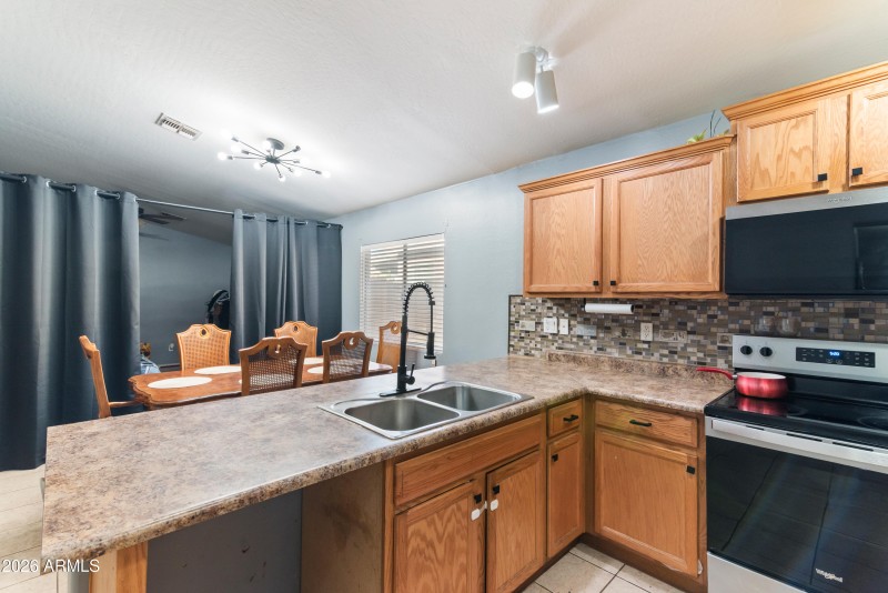 8_4984 e silverbell rd-8