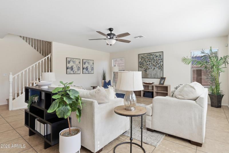 16 great room with room for 100' TV