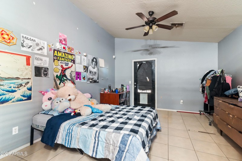 13_4984 e silverbell rd-13