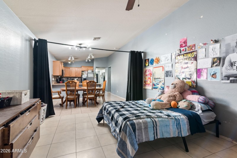 14_4984 e silverbell rd-14