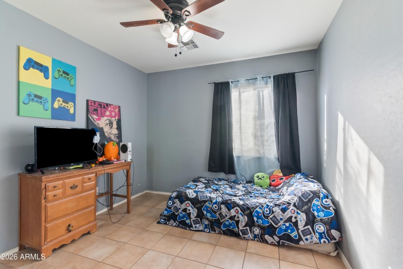 19_4984 e silverbell rd-19