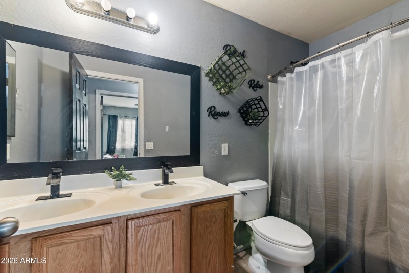 21_4984 e silverbell rd-21