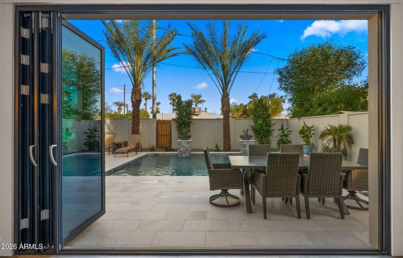 43-web-or-mls-Backyard2