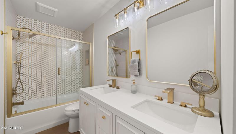 31-web-or-mls-Full Bathroom