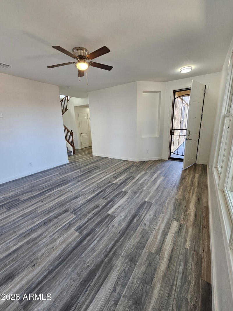 18293WElmSt_65513_11