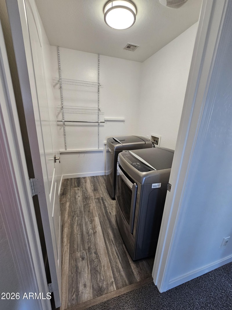 18293WElmSt_65513_18