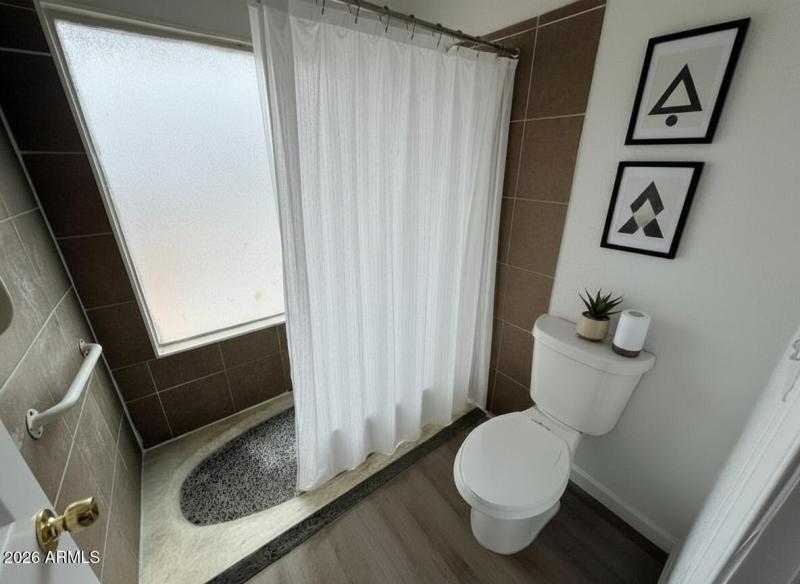 Primary Bath- VIRTUALLY STAGED