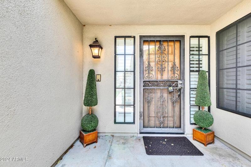 8889 E Meadow Hill Dr-4