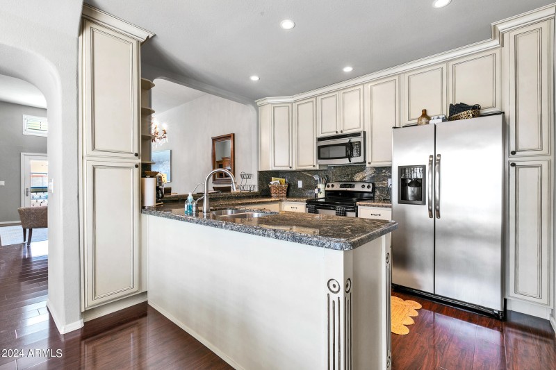 8889 E Meadow Hill Dr-16