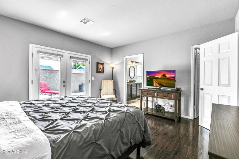 8889 E Meadow Hill Dr-22