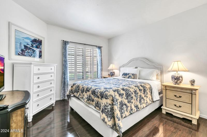 8889 E Meadow Hill Dr-26