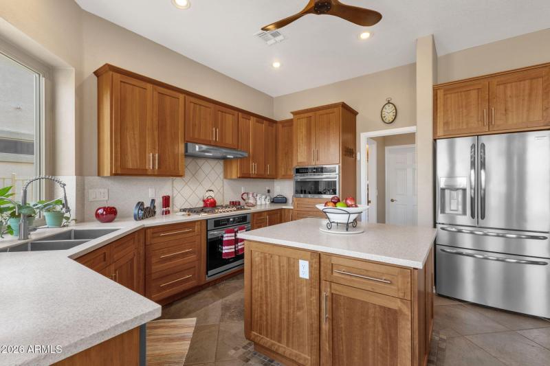 16-web-or-mls-4436-e-strawberry-dr