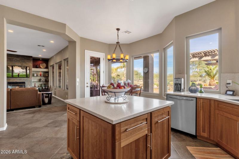 19-web-or-mls-4436-e-strawberry-dr