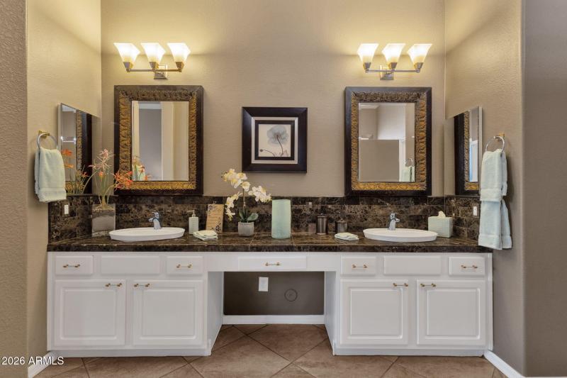 27-web-or-mls-4436-e-strawberry-dr