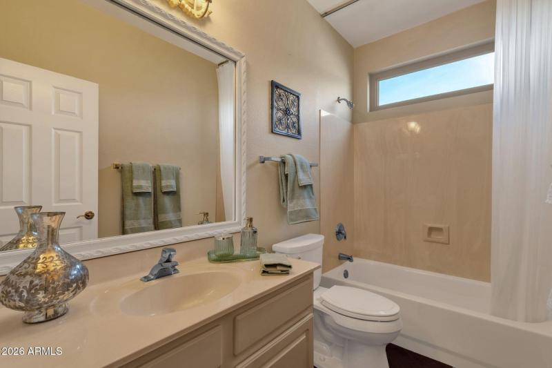 32-web-or-mls-4436-e-strawberry-dr