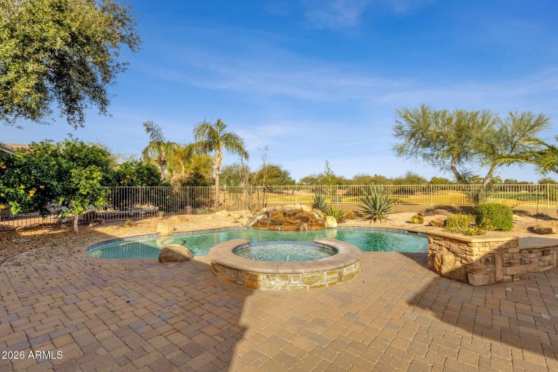 36-web-or-mls-4436-e-strawberry-dr