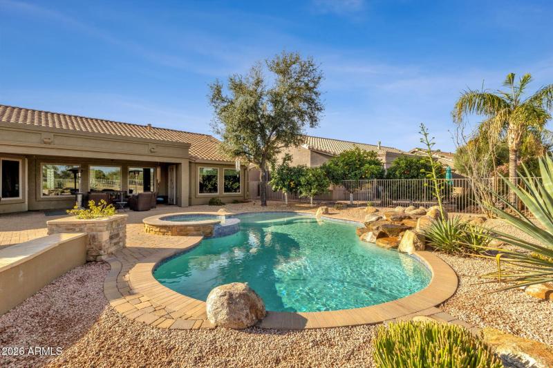 42-web-or-mls-4436-e-strawberry-dr