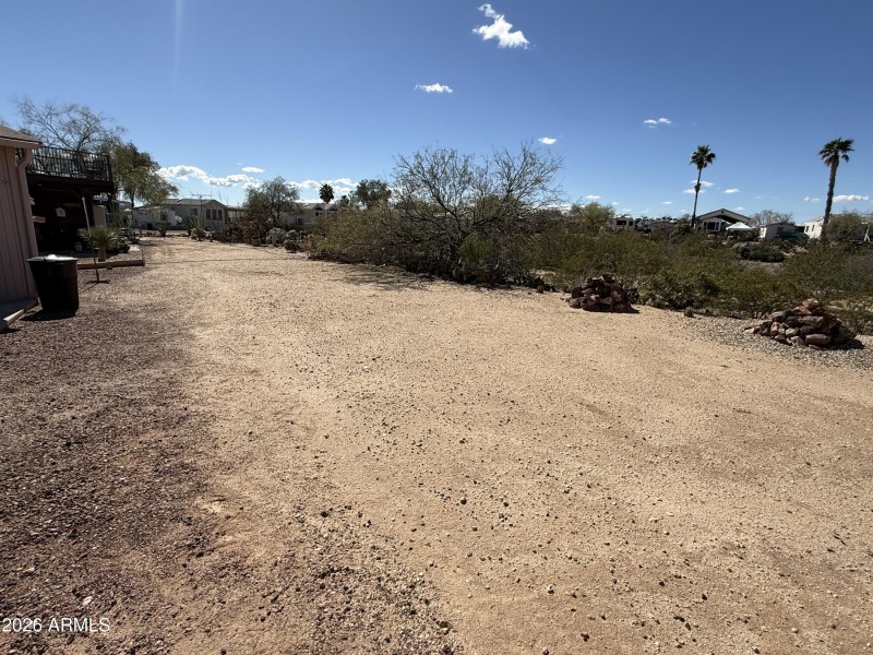 Borders Large Common Area (1)