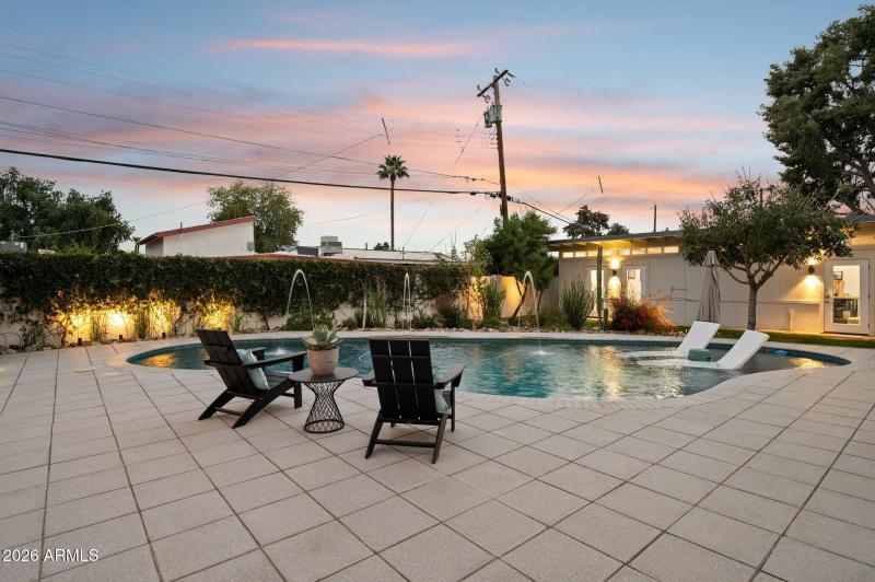 Expanses of high end Shellock pavers