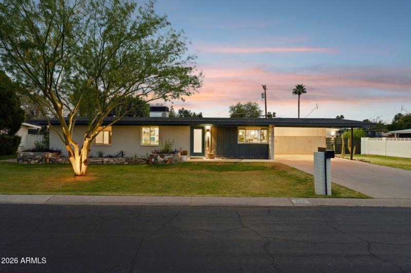 Mid-century modern Ralph Haver home