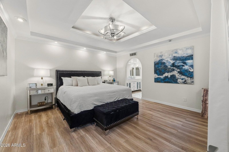 018_8935_n_82nd-14_843