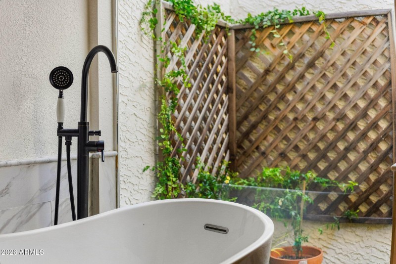 033_8935_n_82nd-33_888