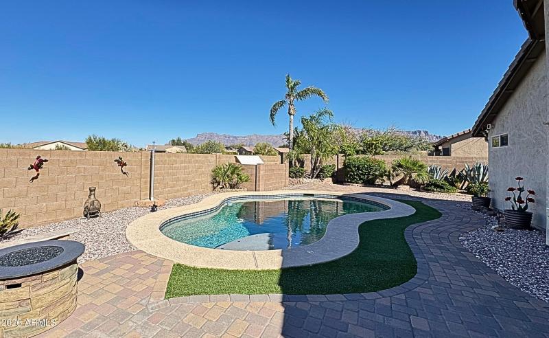 10442 E Dutchmans Trail