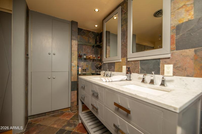 2201 N Central primary bath 2