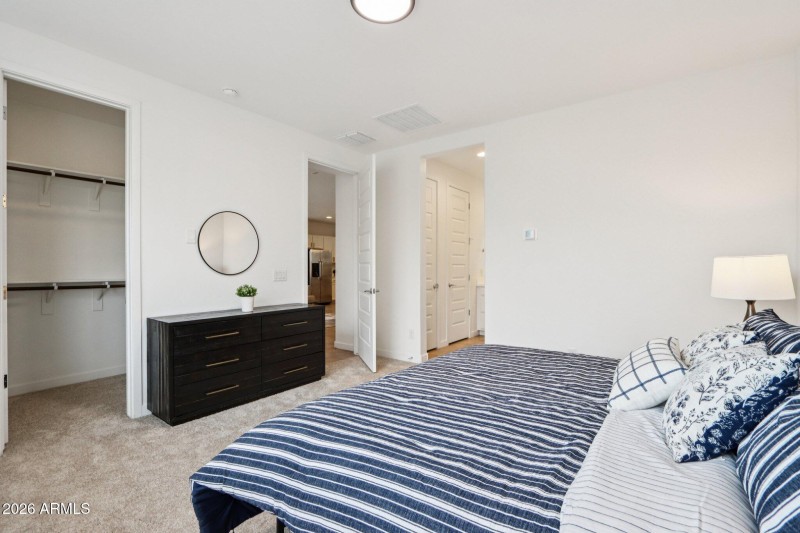 27-web-or-mls-W Cortez St-S1702-027