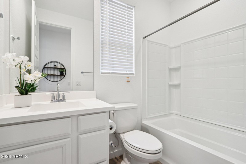 18-web-or-mls-W Cortez St-S1702-018