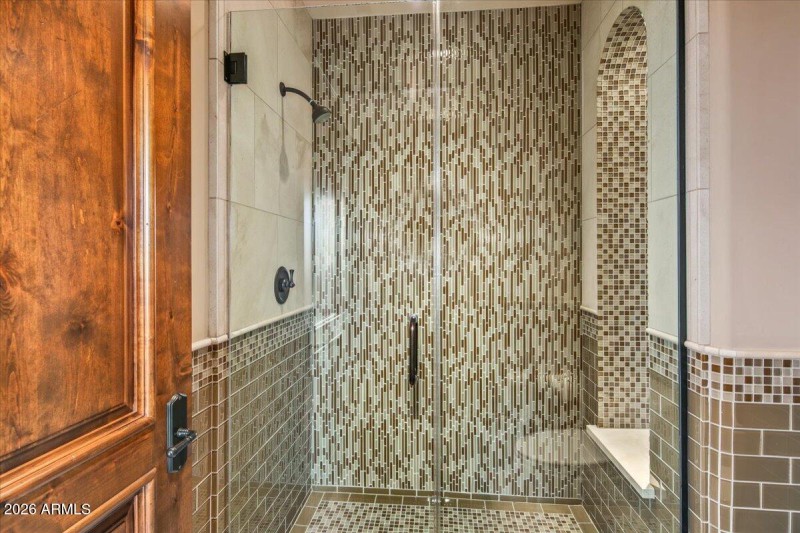 54-Ensuite Bath ~ Showers