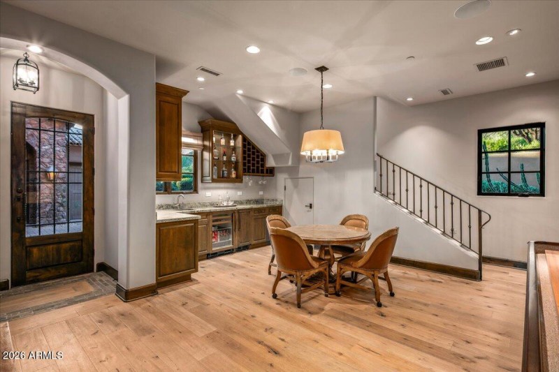 64-Guest House Living Areas