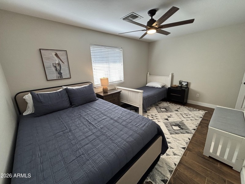 Large family bedroom sleeps three