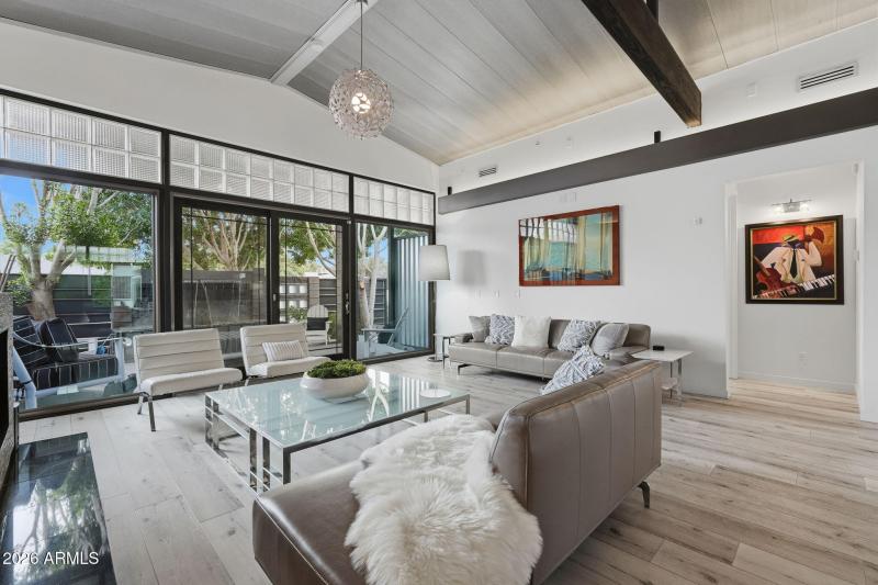 Light & Bright w/ Clerestory Windows