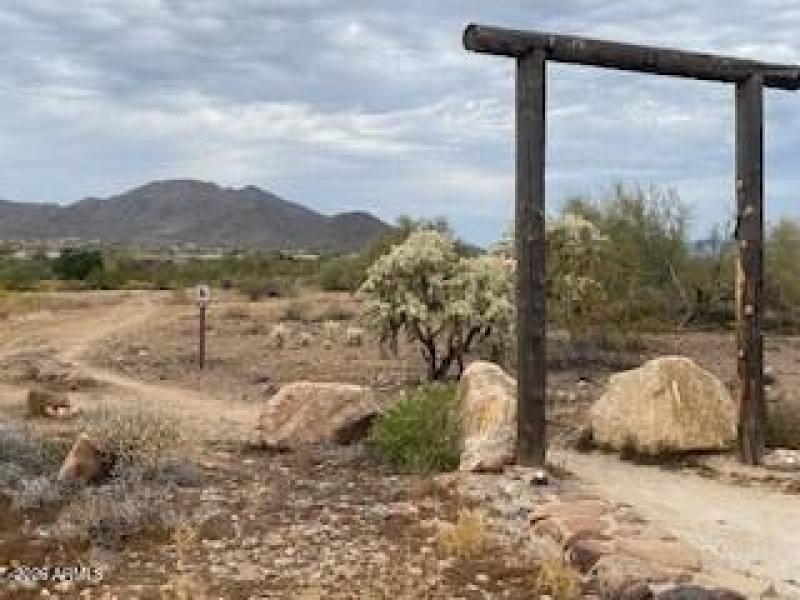 Maricopa Trail, Desert Hills Dr