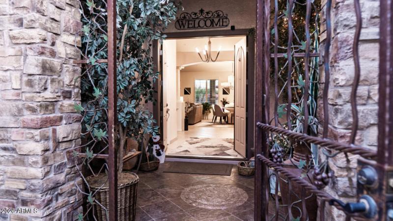 Front gate and door Close