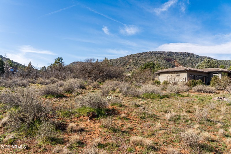 JL_495ESaddlehorn-ground-03