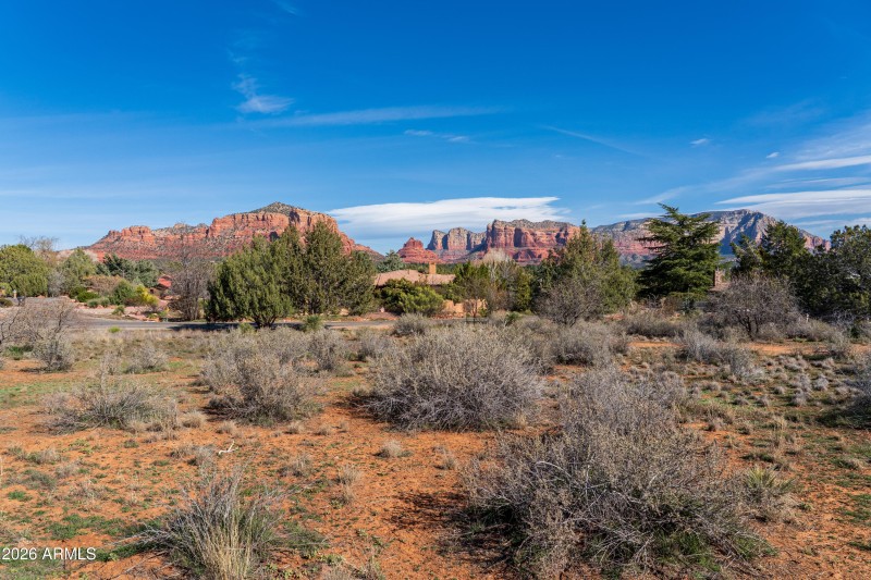 JL_495ESaddlehorn-ground-08