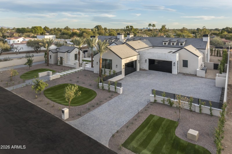 7031 E Paradise Drive-8