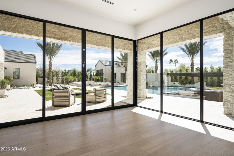 7031 E Paradise Drive-28