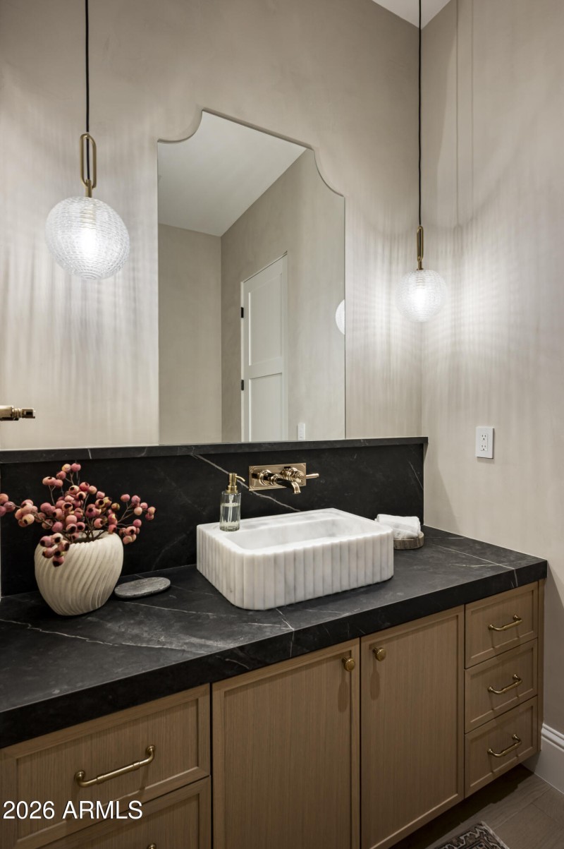 7031 E Paradise Drive-43