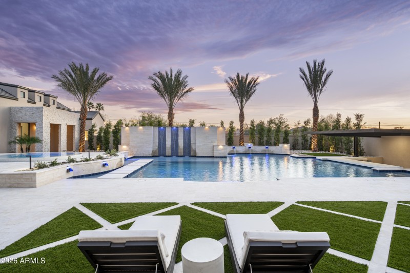 7031 E Paradise Drive-49