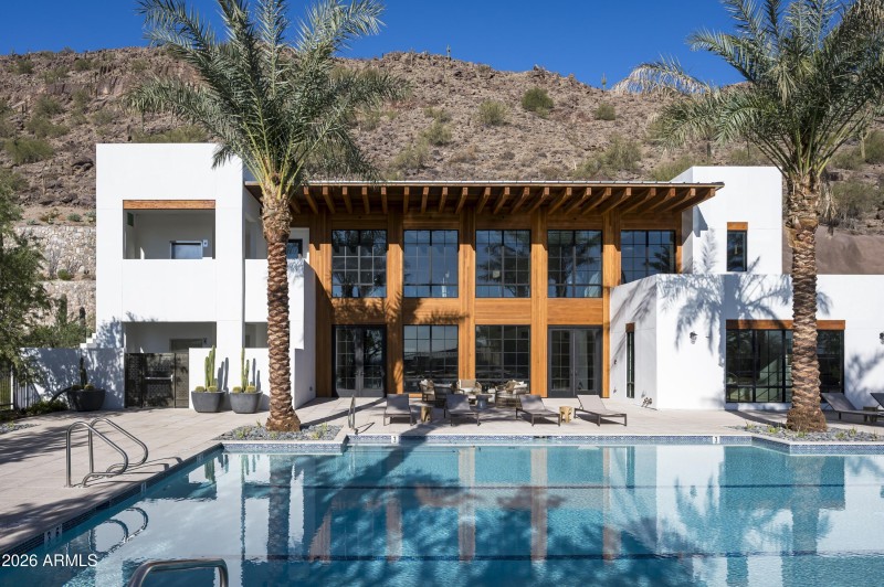 045_Phoenician Clubhouse